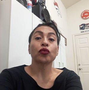 Meet your Posher, Desiree